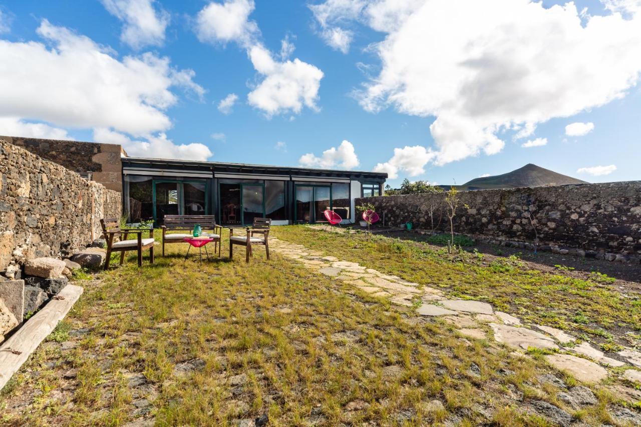 Villa Casa "Entre Vinedos" En Masdache Tías Esterno foto