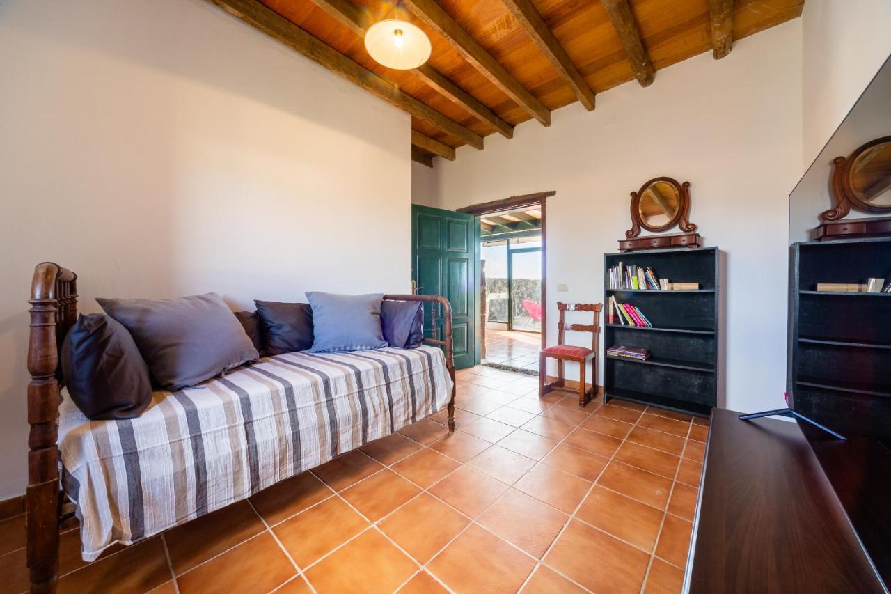 Villa Casa "Entre Vinedos" En Masdache Tías Esterno foto